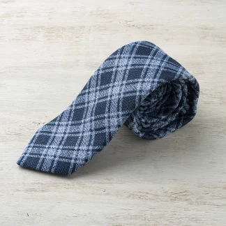 チェック柄ブルーネクタイ