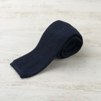 無地ネイビーニットタイ